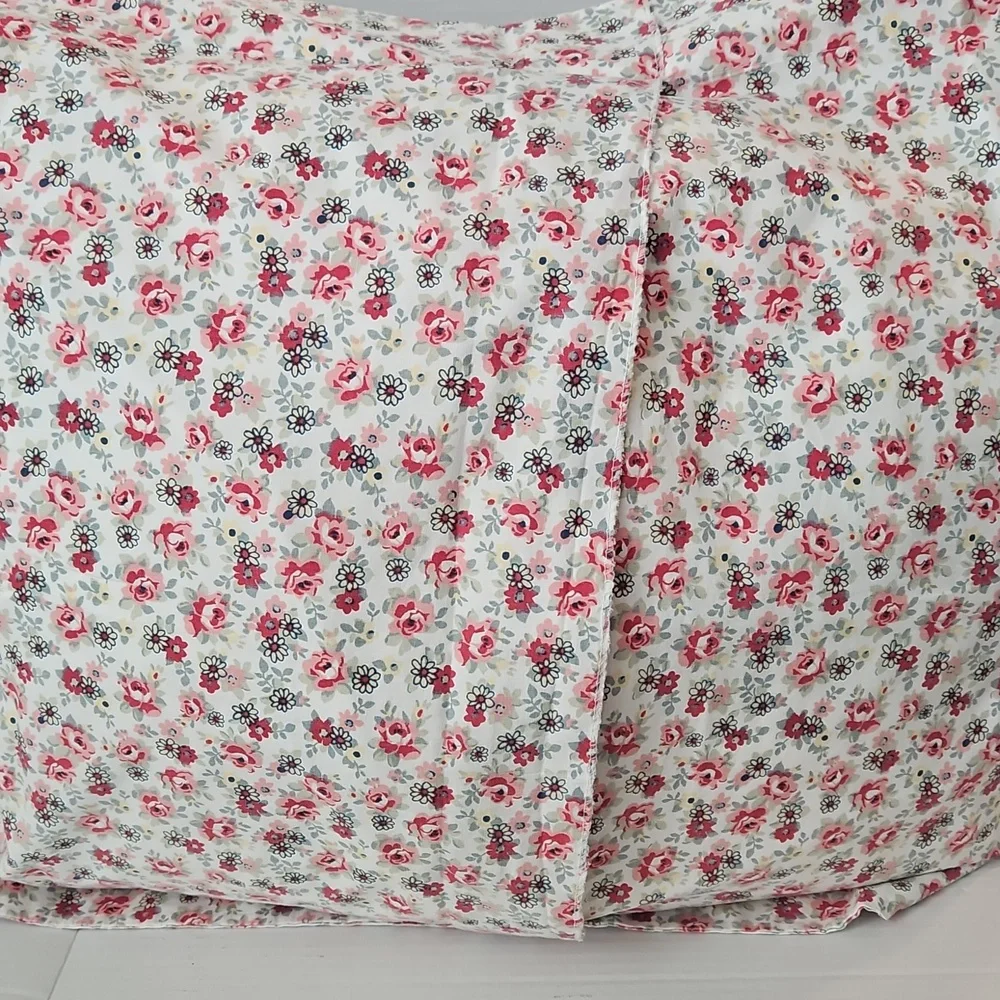 Wamsutta Vintage Floral Pinks Red Cottagecore Cotton Standard Pillow Shams
